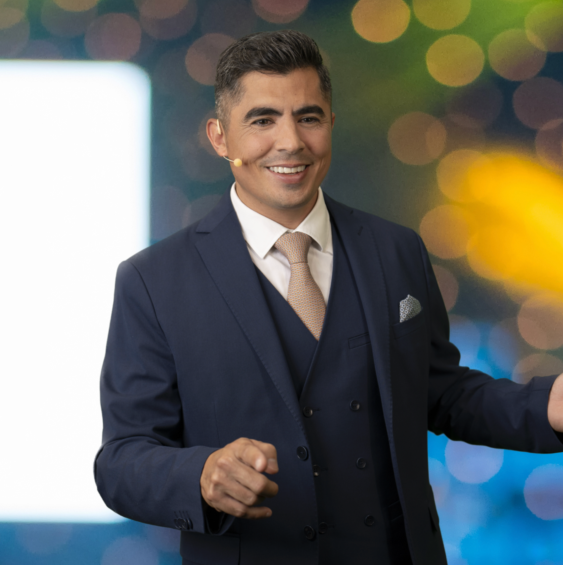 Yoan Bastos – Conférencier international, avec Yoan Bastos Conférences, inspirant leadership et stratégie auprès des entreprises