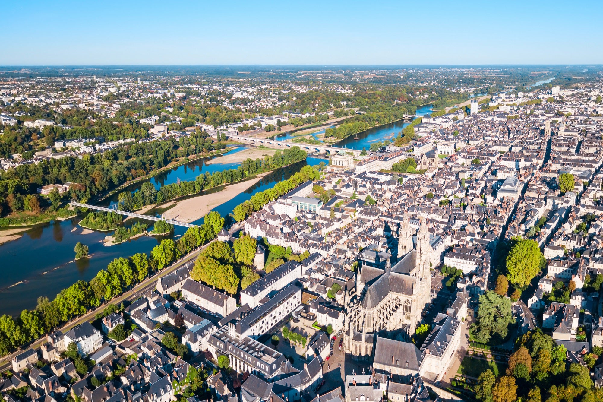 Team building STRATÈGE® à Tours (Indre-et-Loire) - Activités personnalisées pour renforcer la cohésion et la motivation des équipes